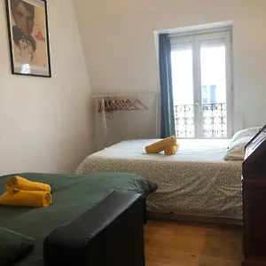 Appartement 2 Pieces Sous Les Toits 6 Personnes Calme Lumineux Equipe, Paris